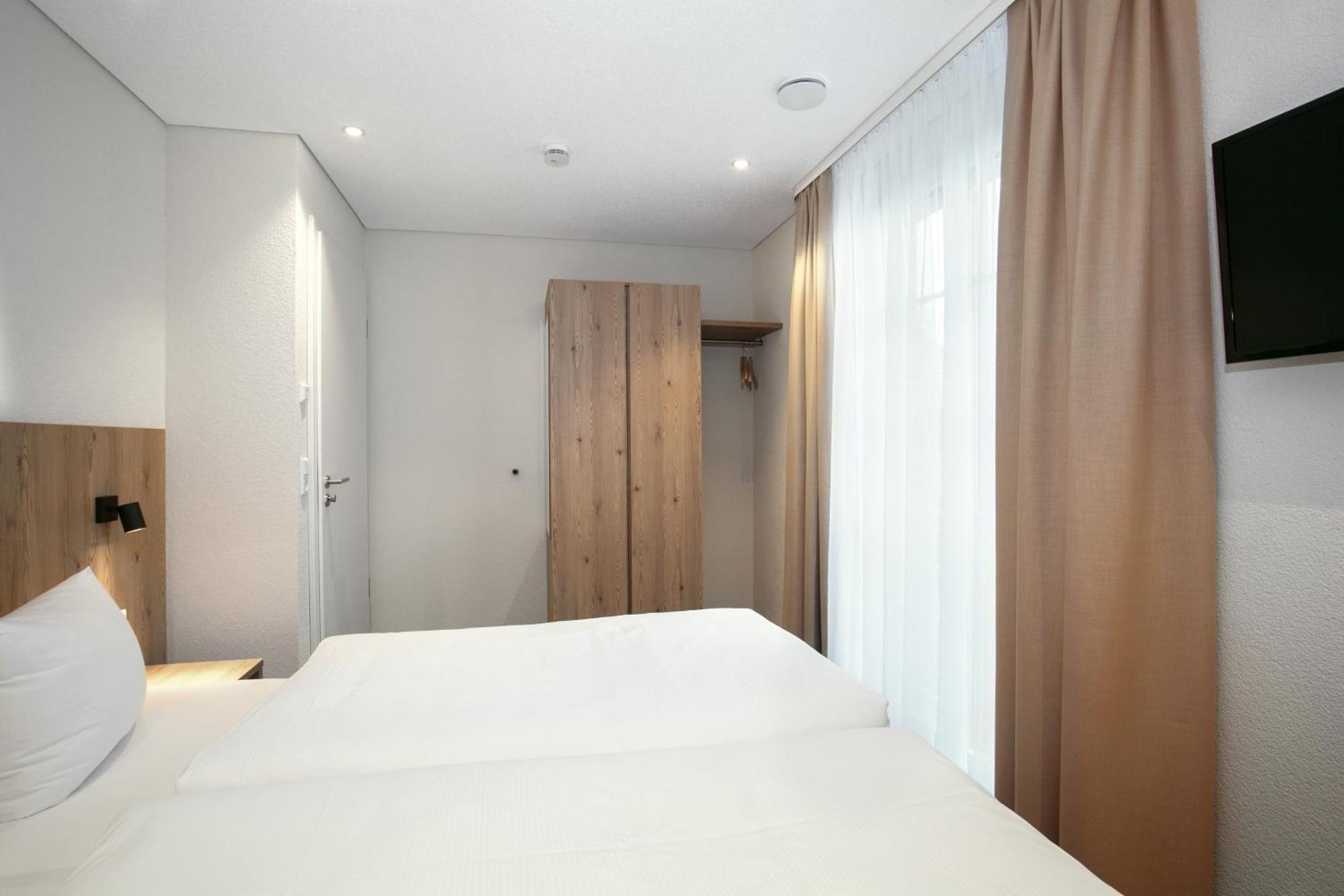 Hotel-Gasthaus Engel Luttingen Laufenburg Room photo