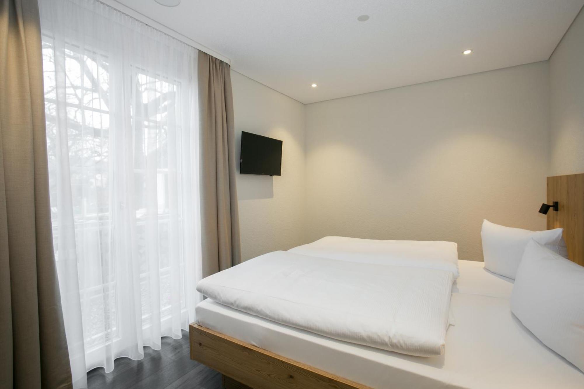 Hotel-Gasthaus Engel Luttingen Laufenburg Room photo